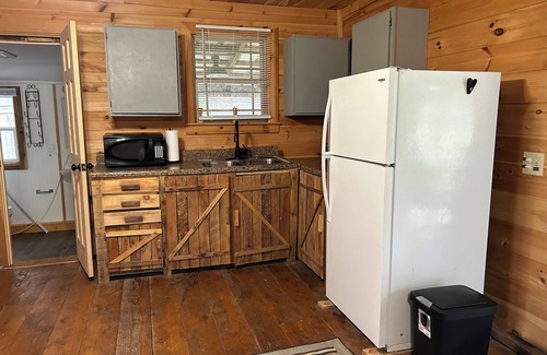 Mountain City Cabin | The Guesthouse- A cabin at Doe Mountain