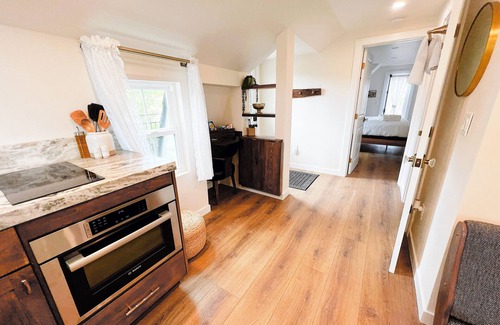 Reno Other | The Guesthouse: Farm stay with Hot Tub just 10 minutes from Casinos