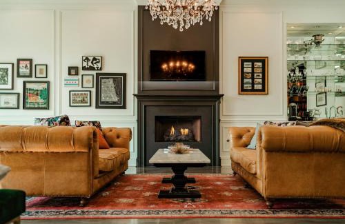 Uptown Hotel | The Guesthouse Hotel
