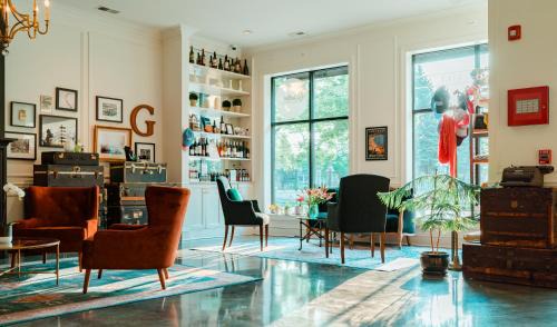 Uptown Hotel | The Guesthouse Hotel
