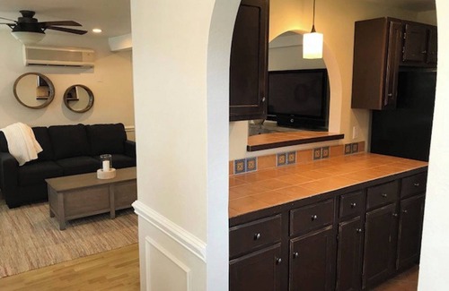 Swannanoa House | The Guesthouse-Located right between Asheville and Black Mountain