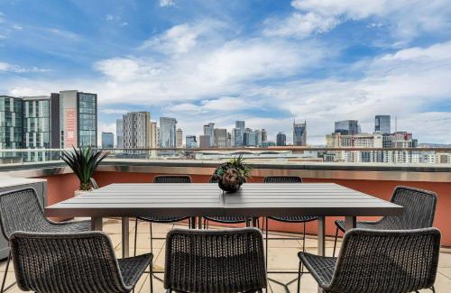 The Gulch Apartment | The Gulch Music Row Broadway Nashville