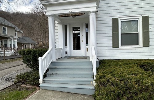 Hammondsport Apartment | The Gulf Stream House Unit 11