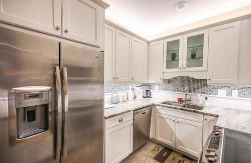 Siesta Key Condo | The Gulfstream Getaway | Pool, Gym, & Views