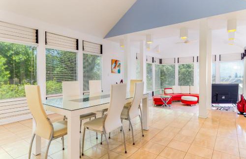 Waikoloa House | The H-House