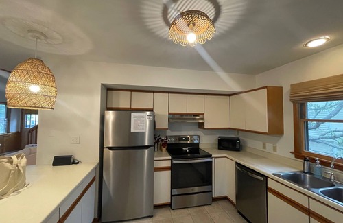 Ocean Sands Cottage | The Half Shell, Oceanside Beach Cottage, 6 min walk to beach