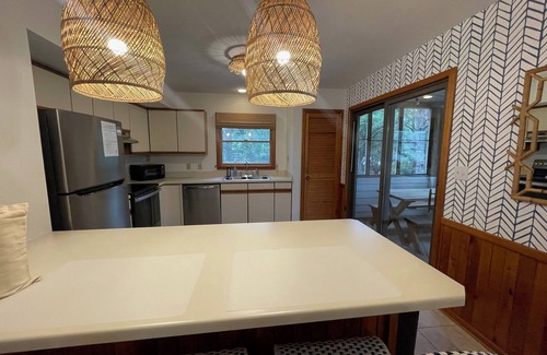 Ocean Sands Cottage | The Half Shell, Oceanside Beach Cottage, 6 min walk to beach