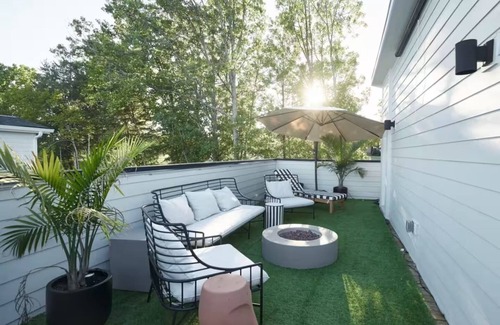 Madison House | The Hall Haus - Rooftop Oasis