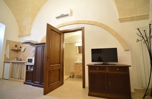 Oria Historic Centre Apartment | The Hall of Arms, Apartment for Holidays, Oria, Puglia, Italy