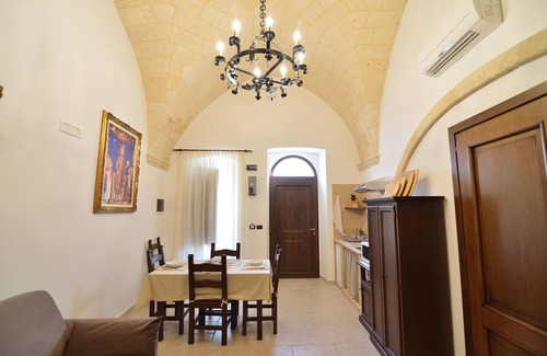 Oria Historic Centre Apartment | The Hall of Arms, Apartment for Holidays, Oria, Puglia, Italy
