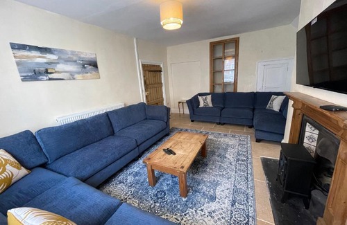 Monmouth House | The Hame