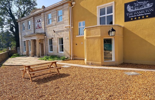 Knott End-on-Sea Apartment | The Hamilton Luxury Apartments - Lord William Suite