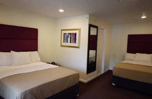 Warwick Hotel | The Hamlet Inn at Warwick