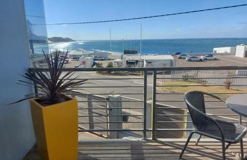 Quigney Beach Cabin | The Hampton Exclusive Guesthouse