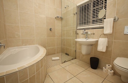 Quigney Beach House | The Hampton Exclusive Guest House