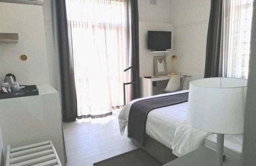 Quigney Beach House | The Hampton Exclusive Guest House