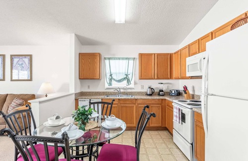 Davenport House | The Hampton Lakes Villa – 11ppl