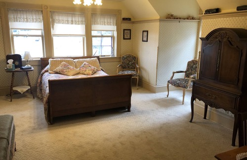 Dubuque Bed & Breakfast | The Hancock House