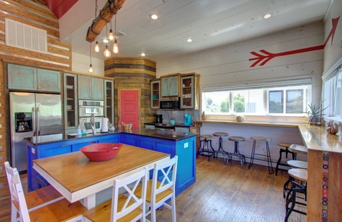 Glenwood Cabin | The Hangout on the Caddo River - Porch to River