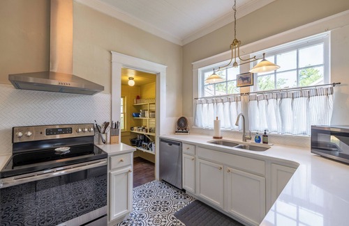 Thomasville House | The Hansell House, your Downtown Thomasville Destination! Family + Pet Friendly!