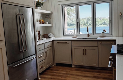 Lone Star House | The Hap Haven- a Charming Lakefront Retreat in East Texas - Perfect Getaway!