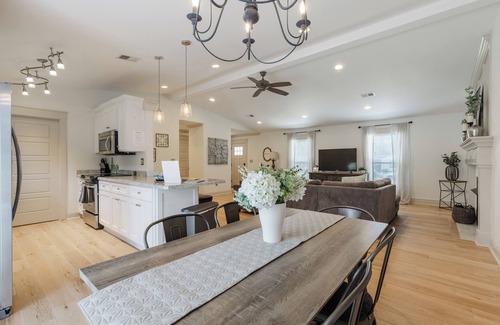 Conestee House | The Happy Bungalow | 3 Bed, 2 Bath
