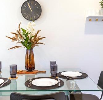 Upper Riccarton Apartment | The happy hideaway 2 bed 2 bath