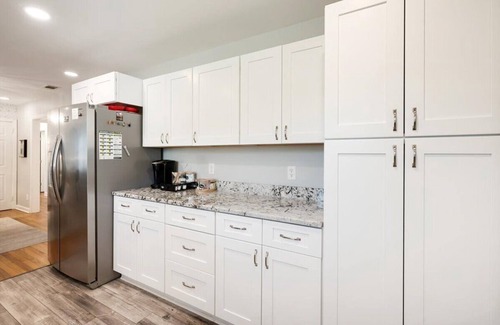 Savannah House | The Happy Hideaway-Lake Mayer Southside Savannah