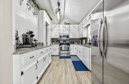 Douglasville House | The Happy Place: 3BR in Quiet Neighborhood
