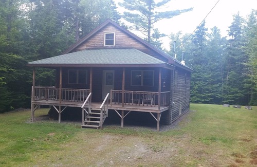 Greenville Cabin | The Happy Place (SNOWMOBILE FROM CABIN TO ITS TRAILS & TOWN)