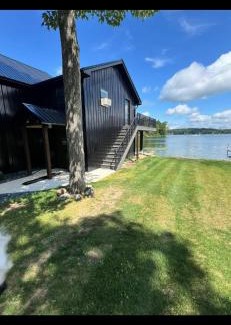 Newaygo Apartment | THE HAPPY PLACE