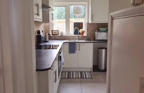 Waltham Cross House | The Happy Place, welcome to this cosy home sat in a quite part of Waltham Cross.