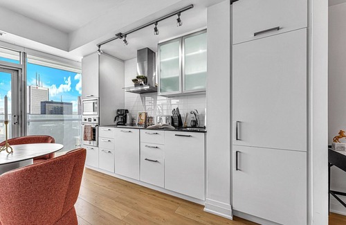 Toronto Entertainment District Apartment | The Harbour Toronto