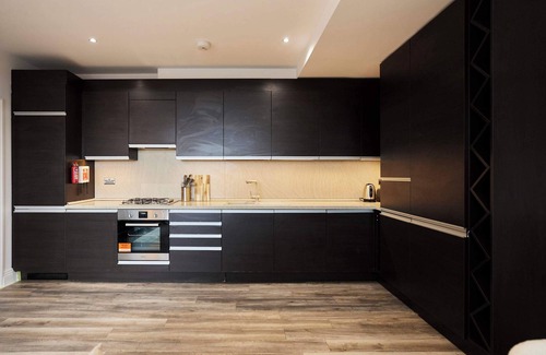 Harlesden Apartment | The Harlesden Escape - Cosy 3BDR Flat with Balcony
