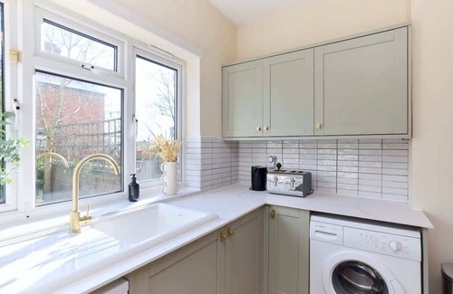 Harlesden Apartment | The Harlesden Retreat - Stunning 1BDR with Garden