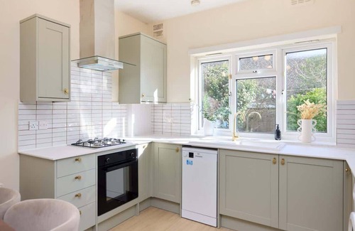 Harlesden Apartment | The Harlesden Retreat - Stunning 1BDR with Garden