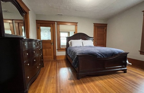 Syracuse House | The Harms House