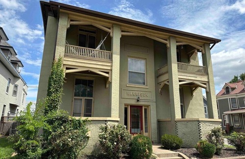 Inglefield Apartment | The Harrison D/Steps from EVV Riverfront 1BD/1BA Apartment