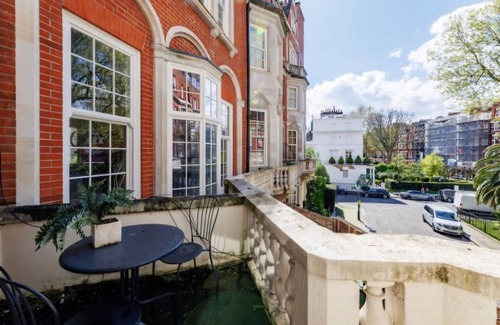 Knightsbridge Apartment | The Harrods 2 bedrooms 2 bathrooms with balcony