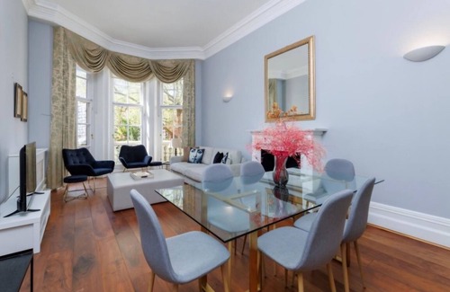 Knightsbridge Apartment | The Harrods 2 bedrooms 2 bathrooms with balcony