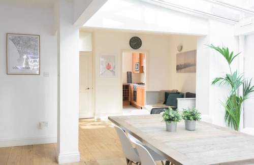 South Kensington House | The Harrods Mews - Modern 4BDR house with rooftop terrace