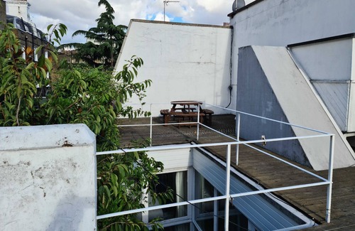 Queen's Gate House | The Harrods Mews - Modern 4BDR Mews Home with Rooftop Terrace & Garage