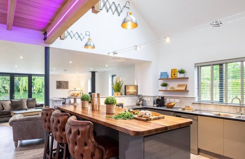 Haverhill House | The Hatchery - Four Bedroom House, Sleeps 8