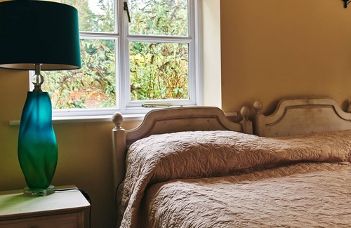 Chute Hotel | The Hatchet Inn
