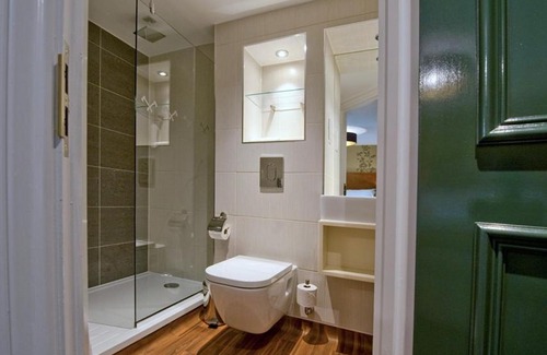 Newbury Hotel | The Hatchet Inn Wetherspoon