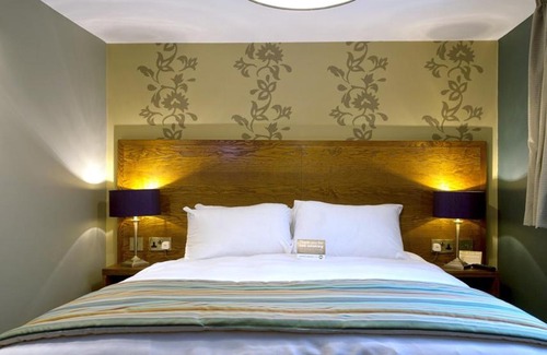 Newbury Hotel | The Hatchet Inn Wetherspoon