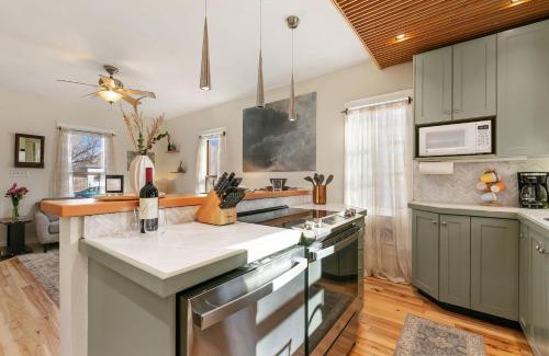 Martinez Park House | The Hattie House in Old Town - Walk Everywhere!