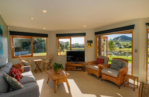 Cooks Beach House | The Haven - Cooks Beach Holiday Home