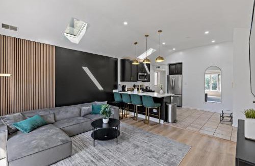 Tri-Taylor Apartment | The Haven, Great Location near Downtown, Medical District and United Center