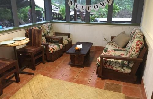 Keaau Apartment | The Hawaii Red House Apartment Private